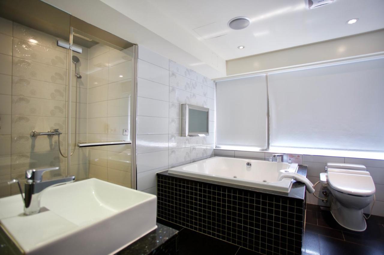 Hotel V-one Vogue 3*